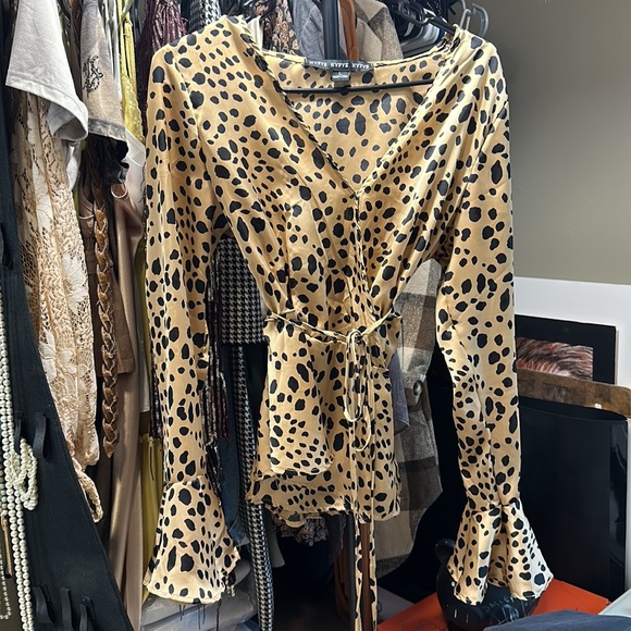 Bell Sleeve/ Wrap Top - Picture 6 of 6